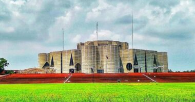 সরকারি দলের সংসদীয় সভা বুধবার, এমপিদের উপস্থিত থাকতে নির্দেশ দিলেন হুইপ