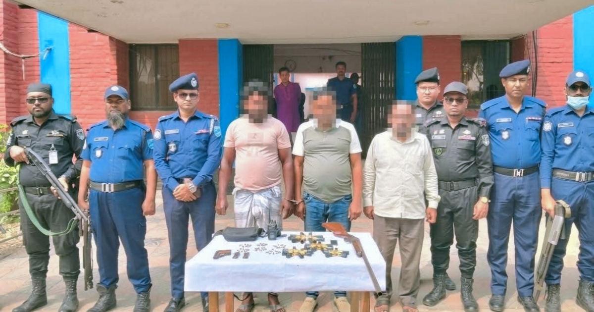 মুন্সিগঞ্জে লাইসেন্সকৃত বন্দুক থেকে গুলিবর্ষণ, উদ্ধার অস্ত্র-গুলি