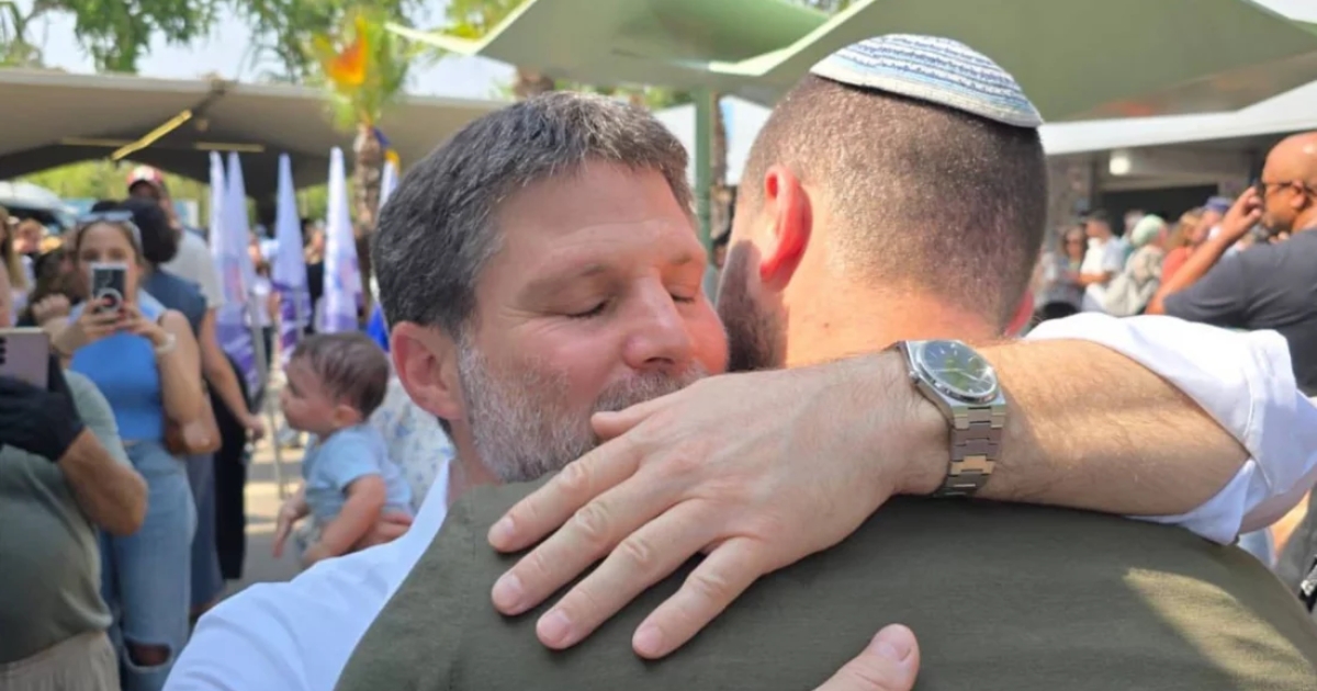 হিজবুল্লাহর হামলায় ইসরায়েলি অর্থমন্ত্রীর ছেলে আহত, ‘কলিজা ছিন্নভিন্ন’