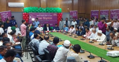 ভোলার চরফ্যাশনে ফ্যামিলি কার্ড উদ্বোধন করলেন এমপি নয়ন