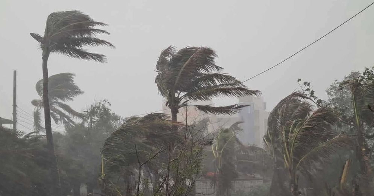 রাত ১টার মধ্যে দেশের তিন অঞ্চলে ৬০ কিলোমিটার বেগে ঝড়ের আশঙ্কা