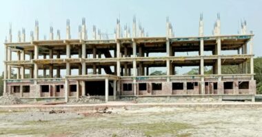 ৫০ শয্যার স্বাস্থ্য কমপ্লেক্সের নির্মাণকাজ বন্ধ দেড় বছর, চিকিৎসা বঞ্চিত প্রায় ২ লাখ মানুষ