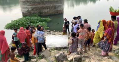 সিরাজগঞ্জে ট্রেনে কা/টা পড়ে দুই কলেজ ছাত্র নিহত