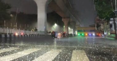 ফাগুনের শেষে রাজধানীতে শিলাবৃষ্টি