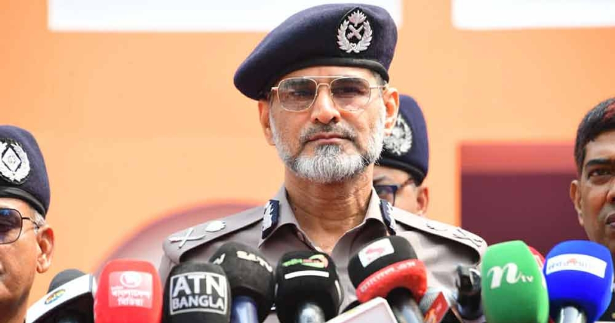 ঈদের আগে-পরে ট্রাক ও কাভার্ড ভ্যান চলাচল বন্ধ থাকবে : ডিএমপি কমিশনার