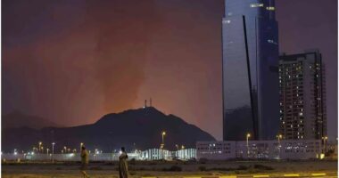 আমিরাতে গোপনীয় সব মার্কিন আস্তানা গুঁড়িয়ে দেওয়ার হুমকি আইআরজিসির