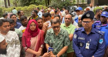 সিংগাইর স্বাস্থ্য কমপ্লেক্স পরিদর্শনে স্বাস্থ্যমন্ত্রী, দুর্নীতির বিরুদ্ধে কঠোর বার্তা