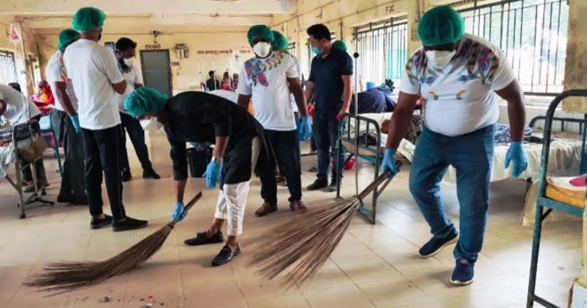 নেত্রকোনায় হাসপাতালে যুবদলের পরিচ্ছন্নতা অভিযান