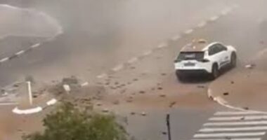 দুই দেশ থেকে ইসরায়েলে হামলা, জেরুজালেমে শক্তিশালী বিস্ফোরণ