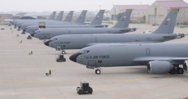 ইরানের হামলায় সৌদি আরবে ৫ মার্কিন ট্যাঙ্কার বিমান ক্ষতিগ্রস্ত