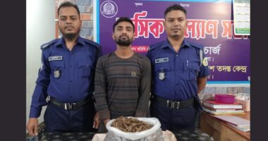 লালমোহনে ১ কেজি গাঁজাসহ যুবক আটক