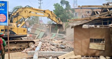 দুর্গাপুরের উৎরাইল এলাকায় অবৈধ স্থাপনা উচ্ছেদে প্রশাসনের অভিযান