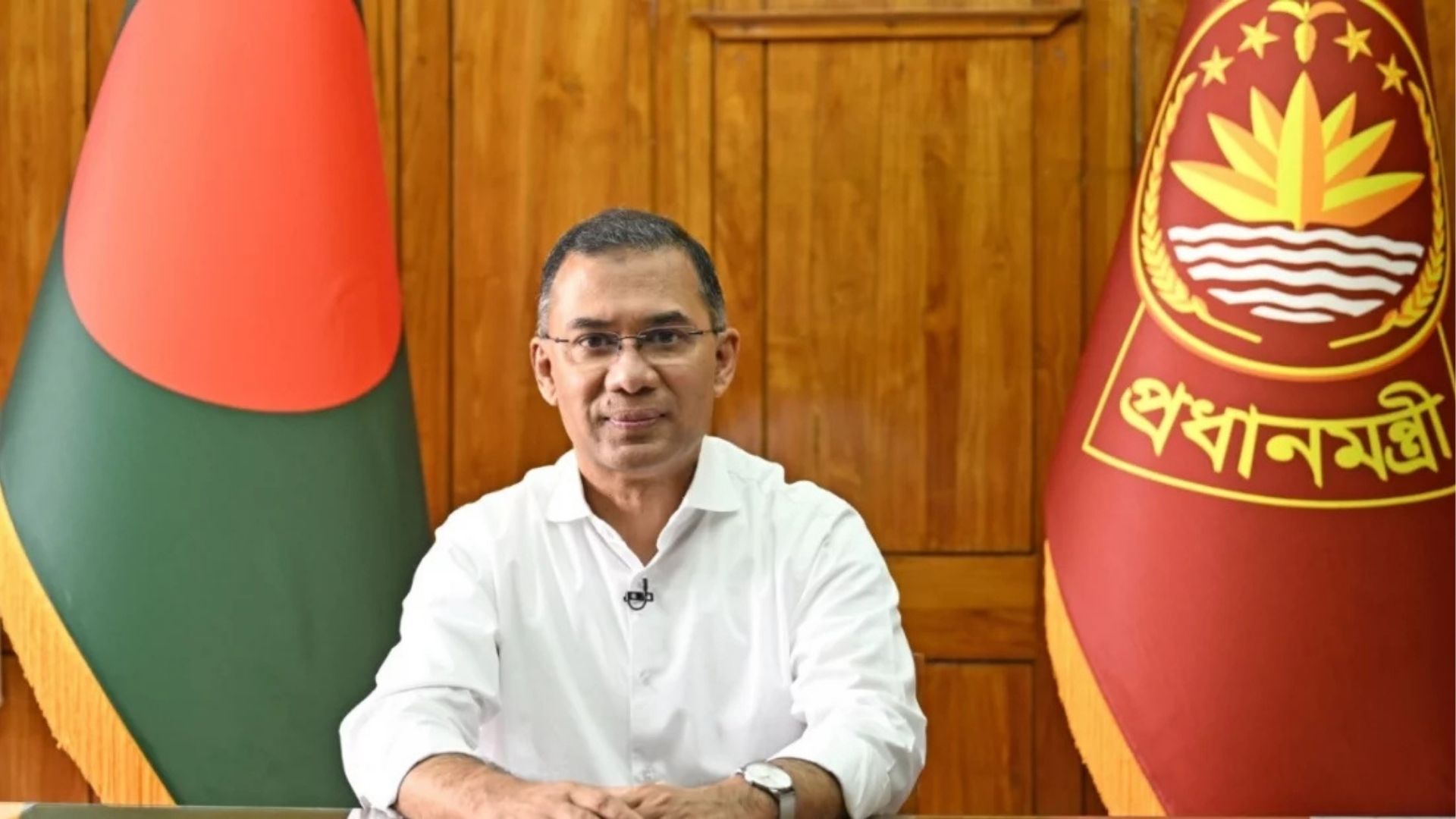 ছুটি সত্ত্বেও সচিবালয়ে ব্যস্ত সময় কাটাচ্ছেন প্রধানমন্ত্রী