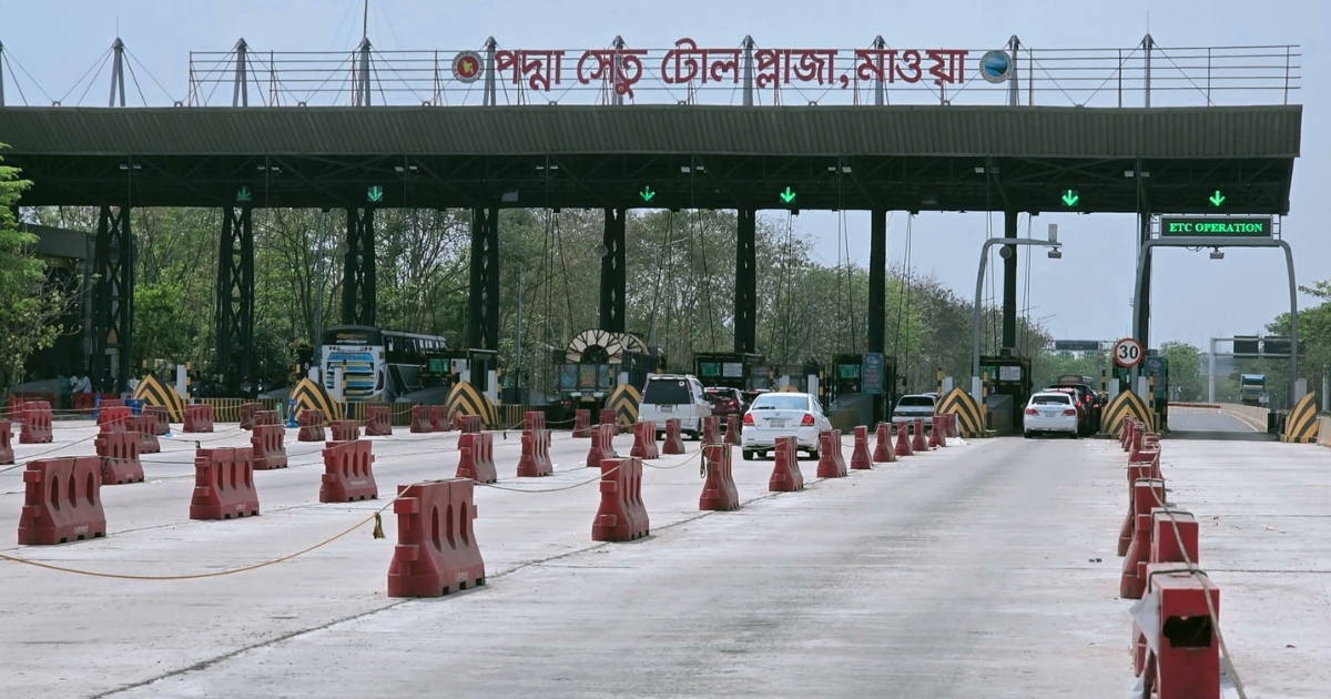 ঢাকা-মাওয়া মহাসড়কে ঘরমুখো মানুষের ঢল, তবুও নেই যানজট