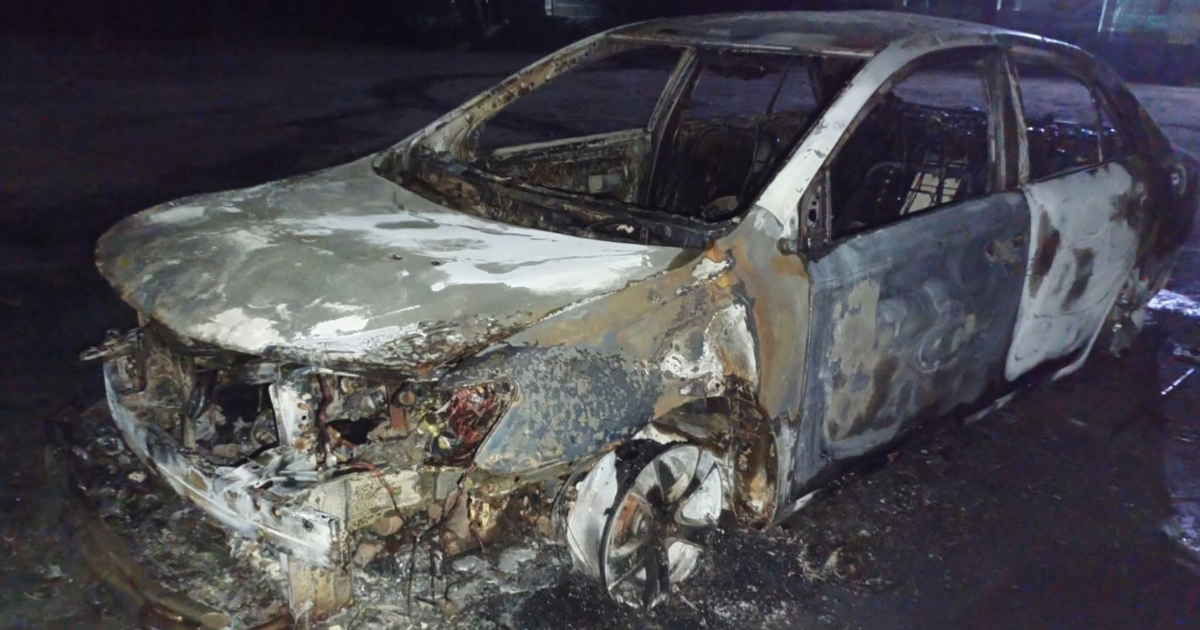 ভূঞাপুরে আওয়ামী লীগের নেতার ব্যক্তিগত গাড়িতে আগুন