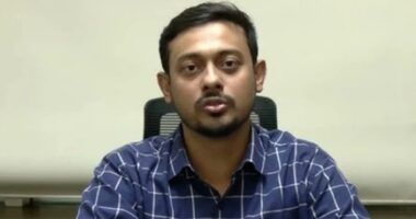 অপ্রয়োজনীয় কথা না বলা ও ব্যক্তিগত আক্রমণ না করার সিদ্ধান্ত নাসীরুদ্দীন পাটওয়ারীর