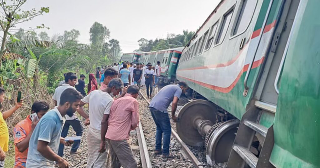 নীলসাগর এক্সপ্রেস লাইনচ্যুত, ৪ সদস্যের তদন্ত কমিটি গঠন
