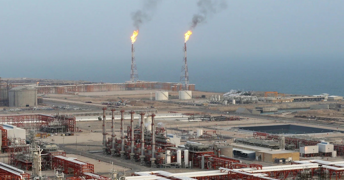 কাতারে সবচেয়ে বড় জ্বালানি অবকাঠামোতে দফায় দফায় হামলা চালাচ্ছে ইরান