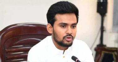 কেউ বেশি ভাড়া নিচ্ছে না, সবাই ফেরেশতা হয়ে গেছে : আসিফ মাহমুদ