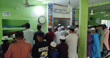 সৌদি আরবের সঙ্গে মিল রেখে দুমকীতে ঈদের নামাজ আদায়