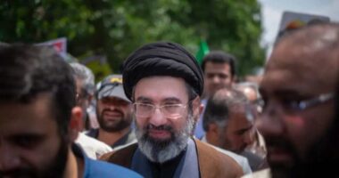 শীর্ষ নেতাদের হত্যা করে সরকার পতন সম্ভব নয় : মোজতবা খামেনি