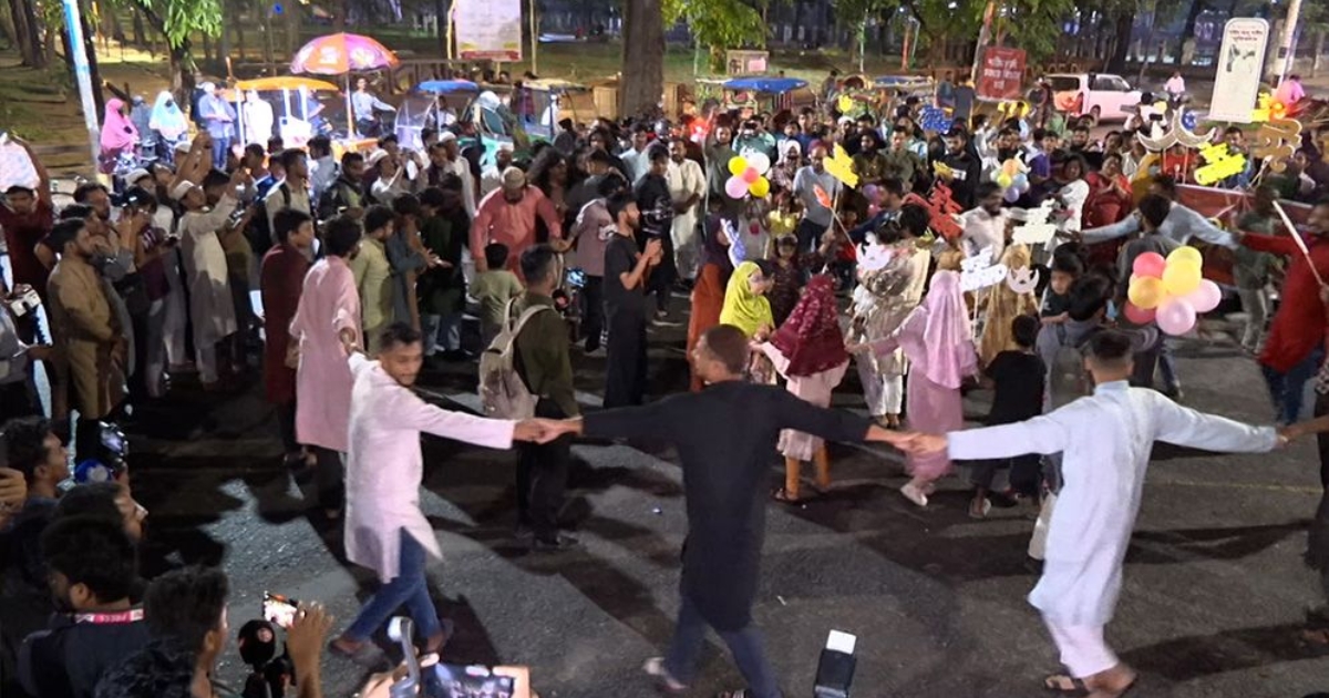 চাঁদ রাতে রাজধানীতে ঈদের মিছিল করেছে ইনকিলাব মঞ্চ