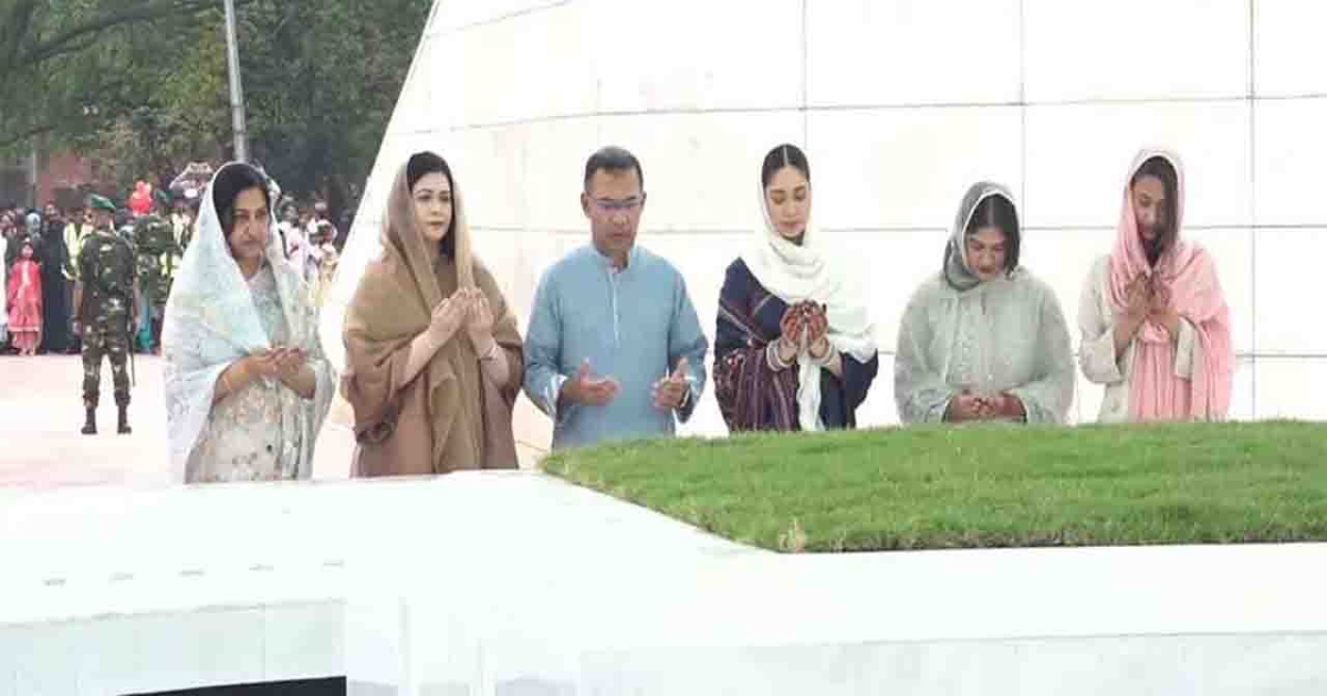 ঈদের দিনে মা-বাবার কবর জিয়ারত করলেন প্রধানমন্ত্রী