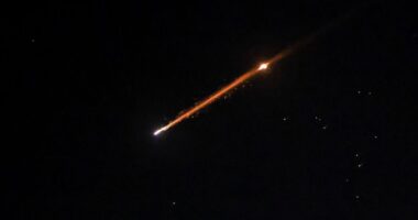 নতুন করে ইসরায়েলে মিসাইল ছুড়েছে ইরান