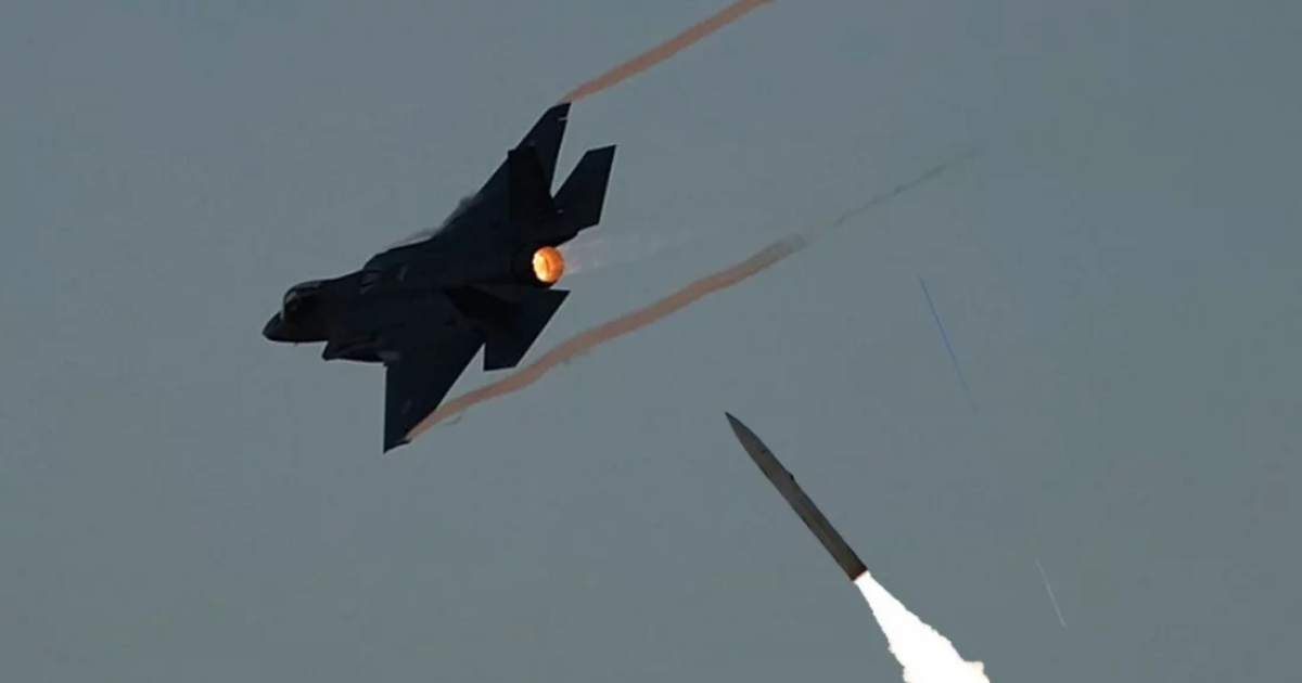 মার্কিন অত্যাধুনিক এফ-১৫ই স্ট্রাইক ঈগল যুদ্ধবিমানে ক্ষেপণাস্ত্র হামলা ইরানের