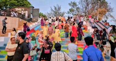 ঈদের ছুটিতে বান্দরবানের দর্শনীয় স্থানগুলোতে পর্যটকের ভিড়