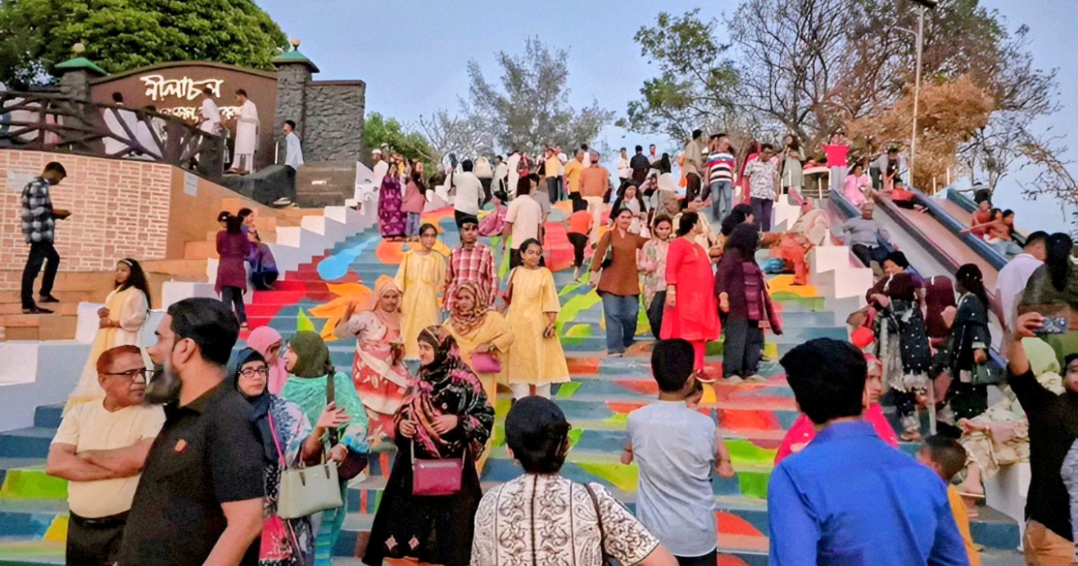 ঈদের ছুটিতে বান্দরবানের দর্শনীয় স্থানগুলোতে পর্যটকের ভিড়