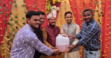 ঠাকুরগাঁওয়ে বিয়ের অনুষ্ঠানে বরকে অকটেন উপহার