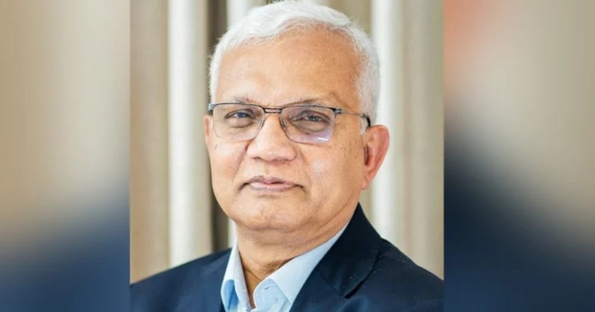 ঈদে বাড়ি গিয়ে রোগী দেখছেন সমাজকল্যাণ মন্ত্রী ডা. জাহিদ