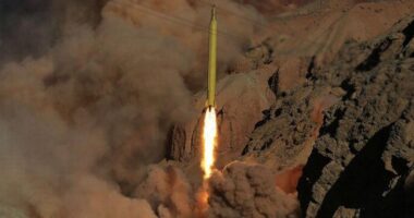 ইসরাইলে আবার ইমাদ ও কদর ক্ষেপণাস্ত্র বৃষ্টি নামাল ইরান