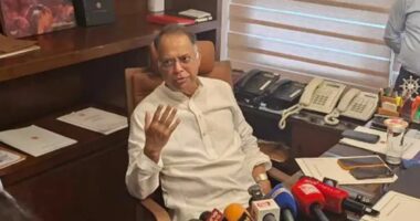 তেলের অভাবে কারও গাড়ি কি বন্ধ হয়ে গেছে, প্রশ্ন জ্বালানি মন্ত্রীর