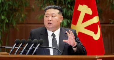 যুক্তরাষ্ট্রের ‘মিষ্টি কথা’ প্রত্যাখ্যান করা সঠিক সিদ্ধান্ত : কিম জং উন