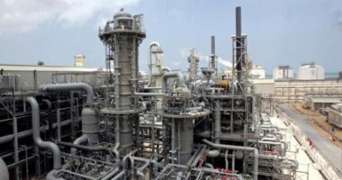 যুদ্ধে ক্ষতিগ্রস্ত কাতারের গ্যাস প্রকল্প সচল হতে লাগবে ৫ বছর