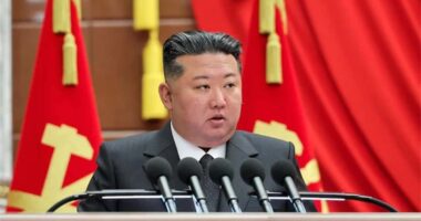 মার্কিন-ইরান যুদ্ধ প্রমাণ করে উত্তর কোরিয়ার পরমাণু অস্ত্র রাখার সিদ্ধান্ত সঠিক :কিম জং উন