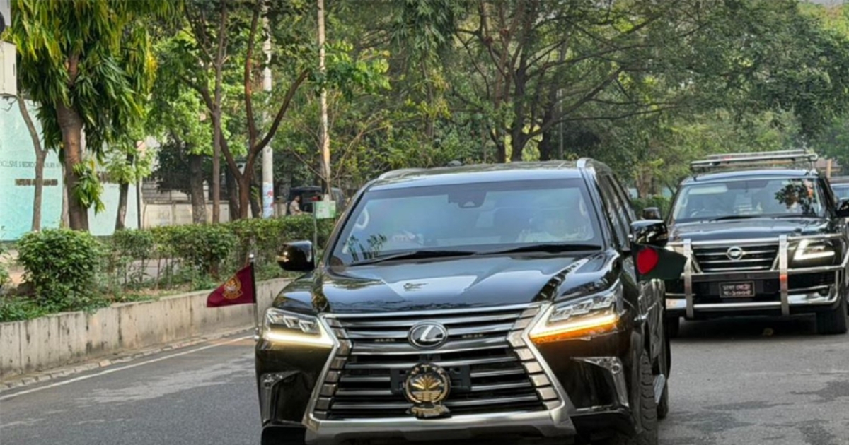 দায়িত্ব গ্রহণের পর প্রথমবারের মতো আজই প্রধানমন্ত্রীর গাড়ির স্ট্যান্ডে জাতীয় পতাকা সংযুক্ত