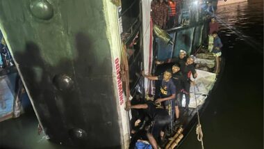 ফেরিতে ওঠার সময় যাত্রীবাহী বাস নদীতে: ২৩ জনের মরদেহ উদ্ধার