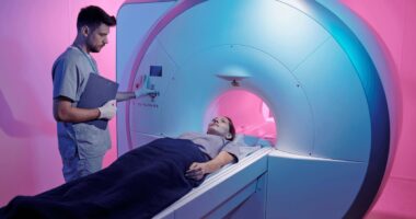 ইরান-ইসরায়েল যুদ্ধের প্রভাবে হিলিয়াম সংকট ব্যাহত হতে পারে এমআরআই সেবা