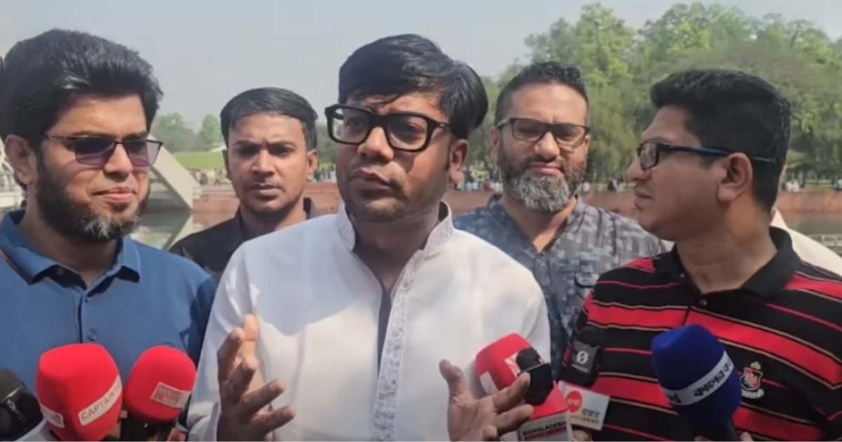 আমি নামাজে গেলেও আতঙ্কে থাকি, জামায়াত ছুরি দিয়ে খোঁচা মারল কিনা : যুবদল নেতা নয়ন