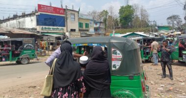 দীঘিনালায় পরিবহনে বাড়তি ভাড়া, চাপে সাধারণ যাত্রী