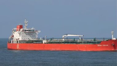 ৩০ হাজার টন জ্বালানি তেল নিয়ে দেশে এলো আরো এক জাহাজ