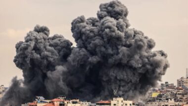 ইরানের হামলায় লণ্ডভণ্ড ইসরায়েল, বাঙ্কার তৈরির অনুদান খুঁজছে সরকার