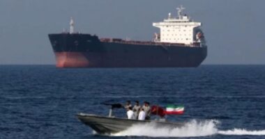 ইরানের ঘোষণা : হরমুজ প্রণালী অফিসিয়াল বন্ধ