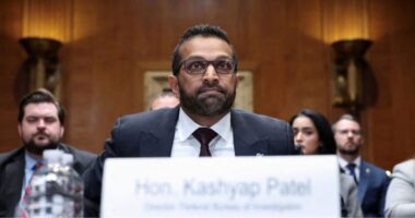 বেকায়দায় এফবিআই প্রধান, ইমেইল হ্যাক করল ইরানি হ্যাকাররা