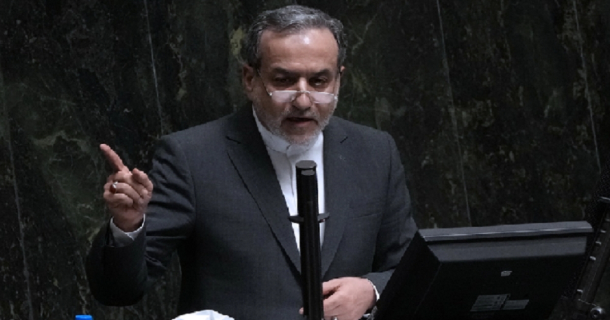 ইরানের পরমাণু স্থাপনায় হামলার জন্য ইসরাইলকে ‘কঠিন মূল্য’ দিতে হবে : আরাগচি