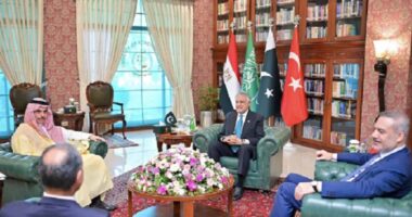 ইরান যুদ্ধ অবসানের পথ খুঁজতে ইসলামাবাদে ৪ দেশের পররাষ্ট্রমন্ত্রীদের বৈঠক