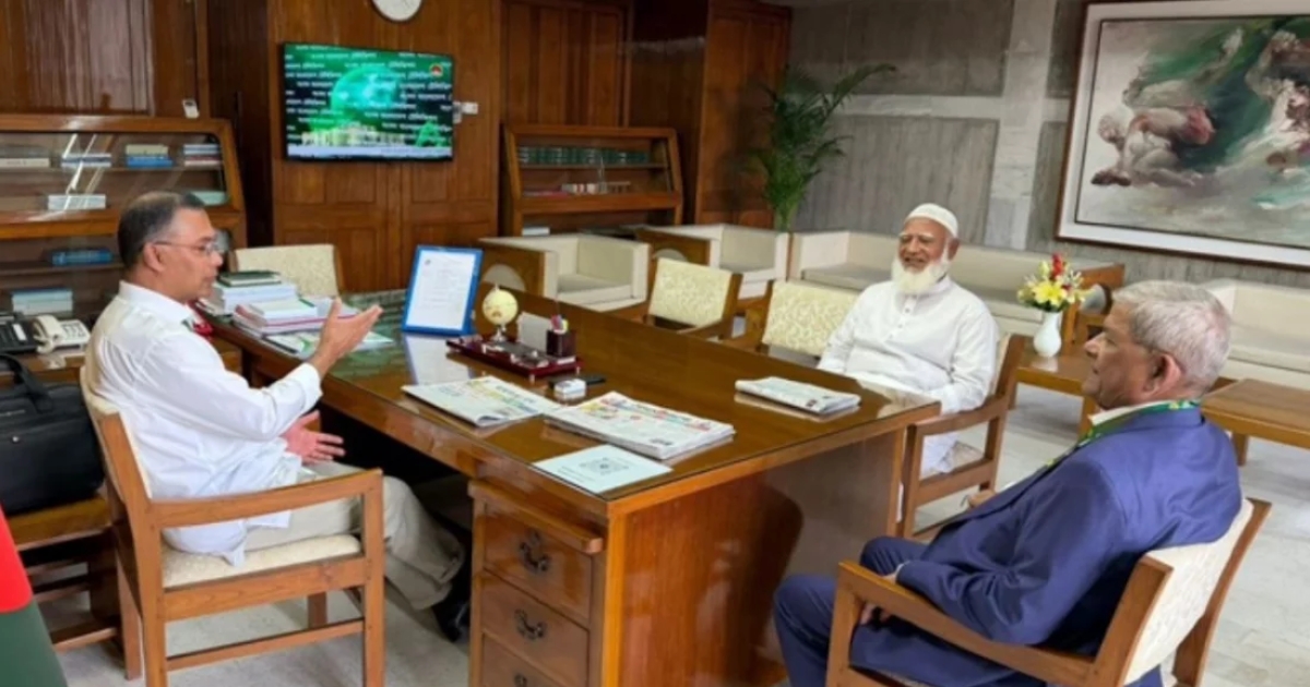 প্রধানমন্ত্রীর সঙ্গে বিরোধীদলীয় নেতার সৌজন্য সাক্ষাৎ